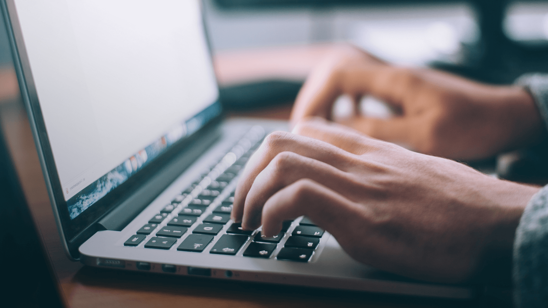 Arbeitssituation am Schreibtisch