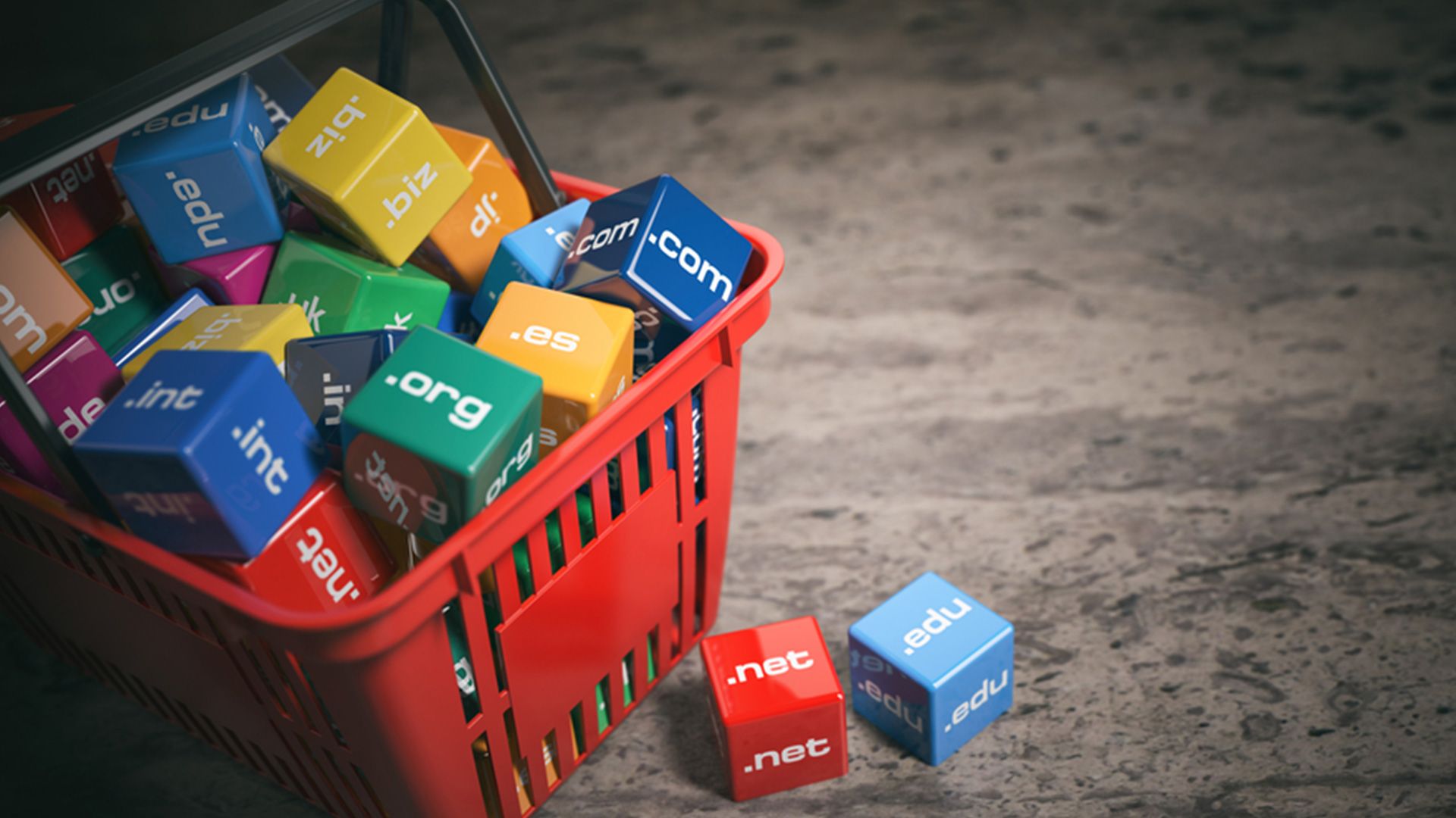 Bunte Würfel in einem roten Plastikkorb